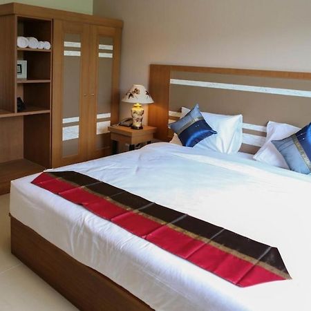 Patong V Hotel Ngoại thất bức ảnh