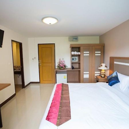 Patong V Hotel Ngoại thất bức ảnh