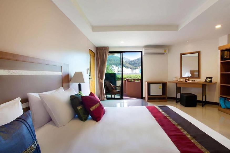 Patong V Hotel Ngoại thất bức ảnh